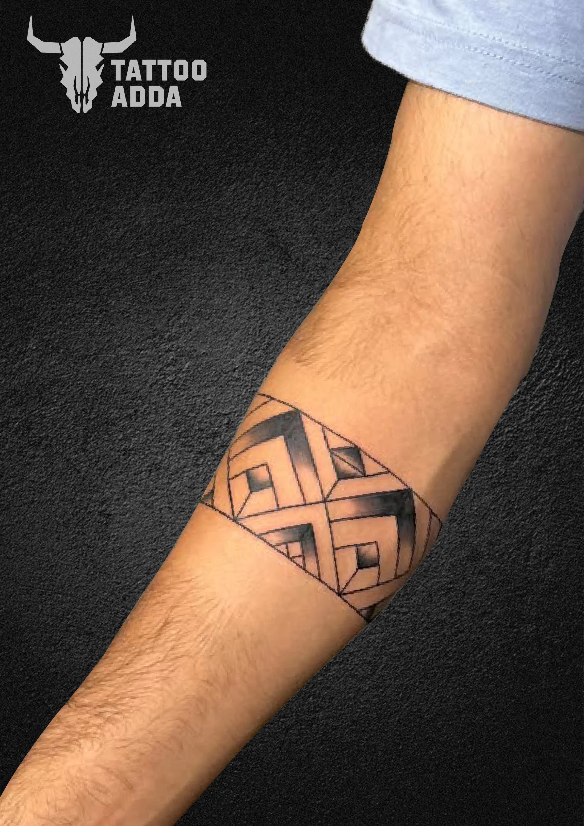 Lineart Armband — Tattoo Adda