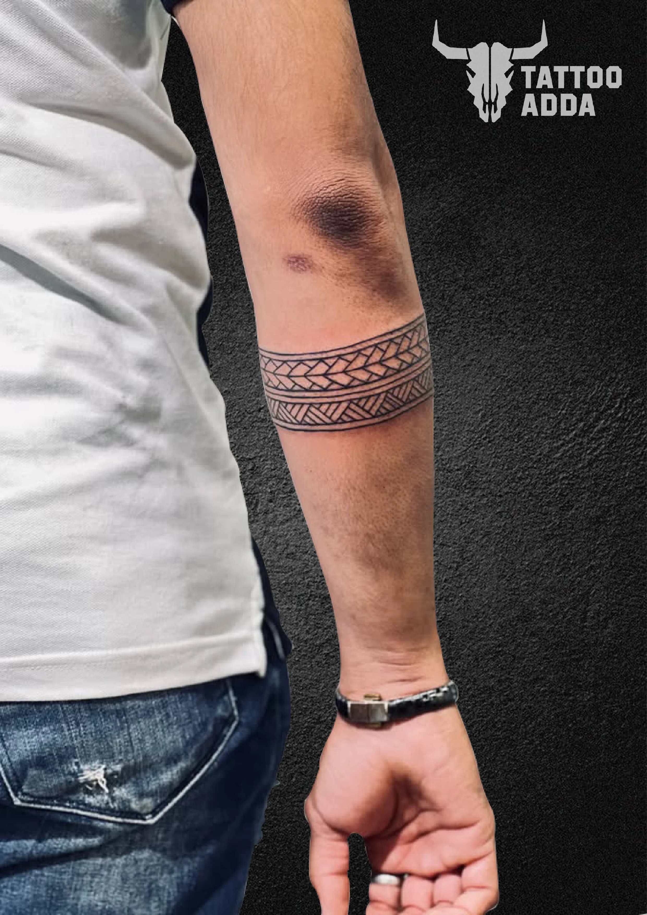 Simple Line Armband — Tattoo Adda